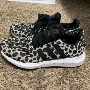 Adidas swift run sneakers